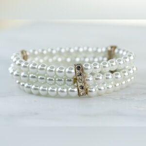 Elegant White Faux Pearl Bracelet with Gold Toned Accents